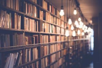 “您知道江汉大学吗？”硚口这场引才活动上，学子对话格里希数字人