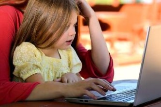 比男友还贴心？AI喂的“数字多巴胺”，正在让我们失去真实人生